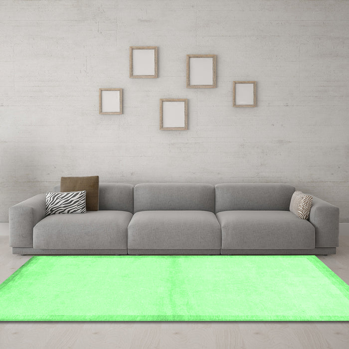 Machine Washable Solid Emerald Green Modern Area Rugs in a Living Room,, wshabs1910emgrn