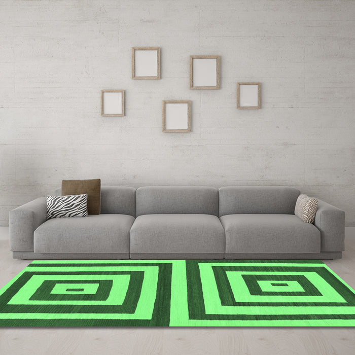 Machine Washable Oriental Emerald Green Modern Area Rugs in a Living Room,, wshabs1928emgrn