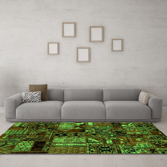 Machine Washable Patchwork Green Transitional Area Rugs in a Living Room,, wshabs1956grn