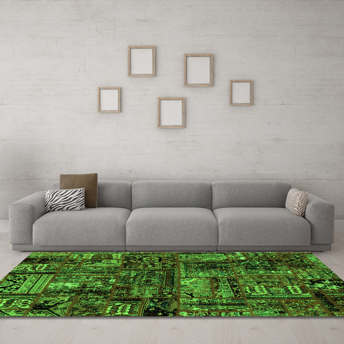 Machine Washable Patchwork Green Transitional Area Rugs in a Living Room,, wshabs1957grn