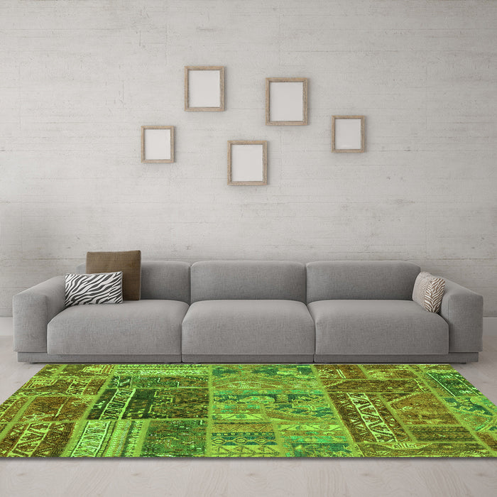 Machine Washable Patchwork Green Transitional Area Rugs in a Living Room,, wshabs1963grn