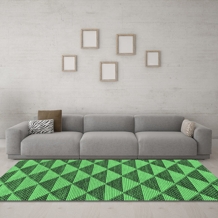 Machine Washable Abstract Emerald Green Modern Area Rugs in a Living Room,, wshabs196emgrn