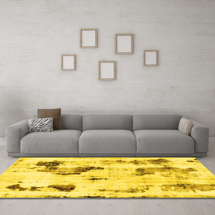 Machine Washable Abstract Yellow Modern Rug in a Living Room, wshabs1972yw