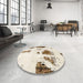 Round Machine Washable Abstract Gold Rug in a Office, wshabs1974