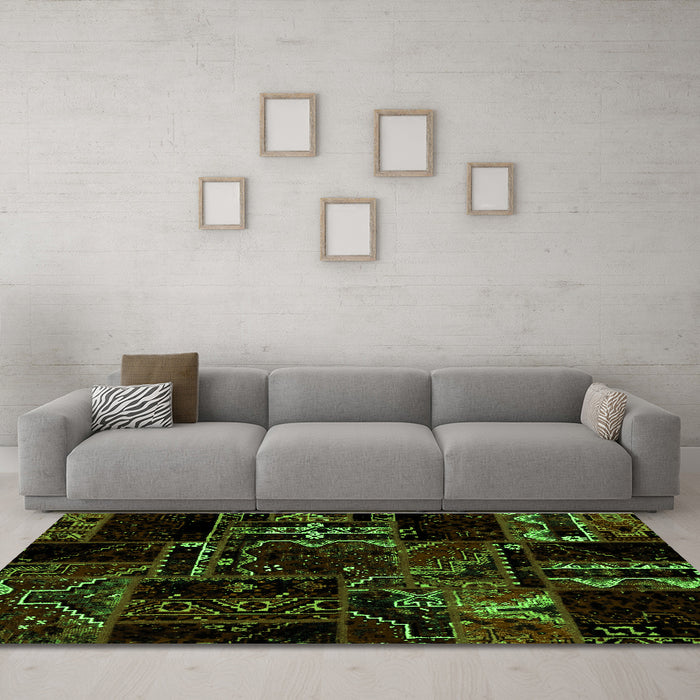 Machine Washable Patchwork Green Transitional Area Rugs in a Living Room,, wshabs1985grn