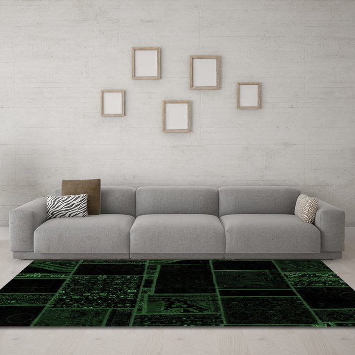 Machine Washable Patchwork Emerald Green Transitional Area Rugs in a Living Room,, wshabs2007emgrn