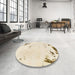 Round Machine Washable Abstract Vanilla Gold Rug in a Office, wshabs2015