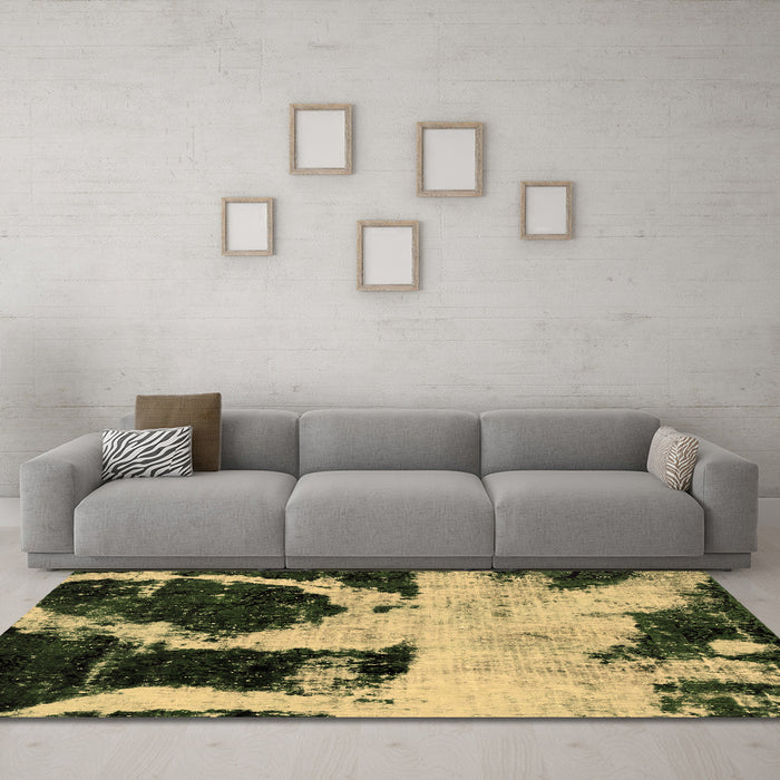 Machine Washable Abstract Brown Modern Rug in a Living Room,, wshabs2025brn