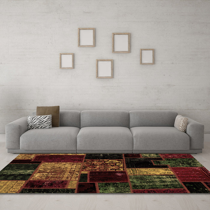 Machine Washable Patchwork Brown Transitional Rug in a Living Room,, wshabs2033brn