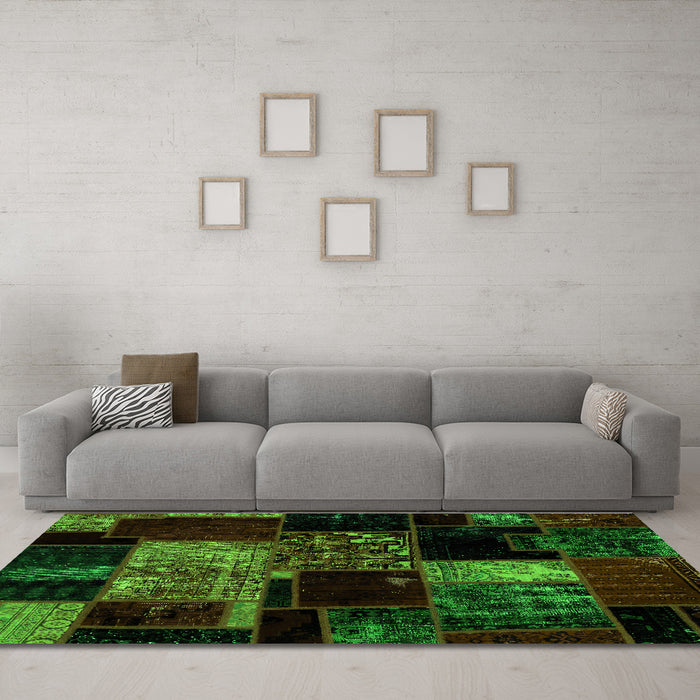 Machine Washable Patchwork Green Transitional Area Rugs in a Living Room,, wshabs2033grn