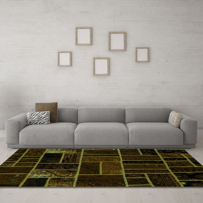 Machine Washable Abstract Green Modern Area Rugs in a Living Room,, wshabs2034grn
