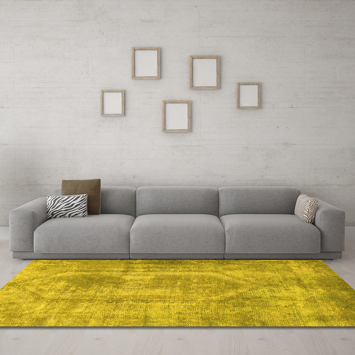 Machine Washable Abstract Yellow Modern Rug in a Living Room, wshabs2048yw