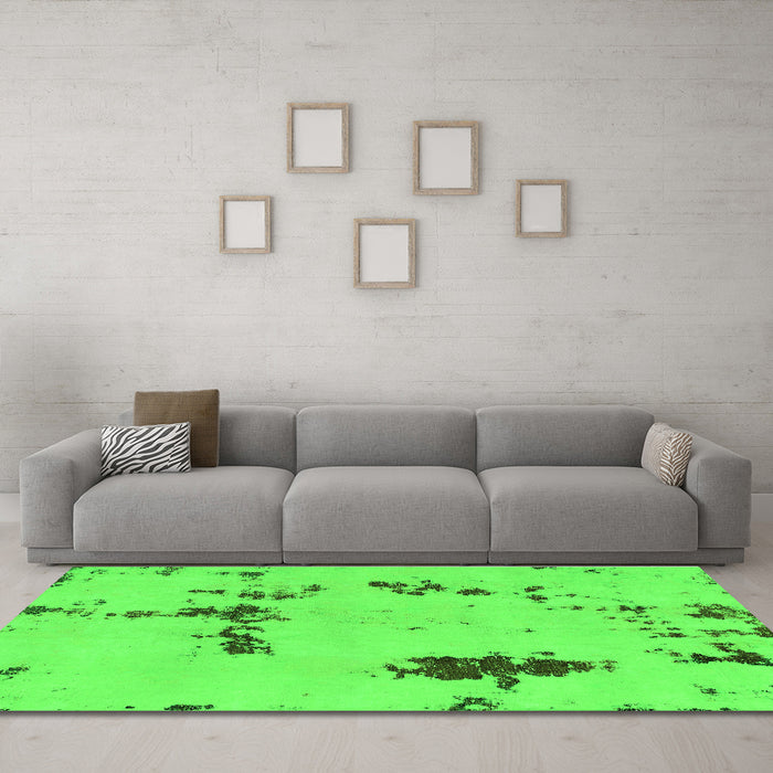 Machine Washable Abstract Green Modern Area Rugs in a Living Room,, wshabs2067grn