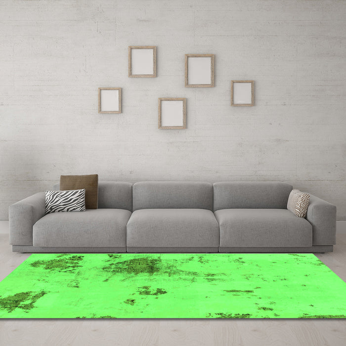 Machine Washable Abstract Green Modern Area Rugs in a Living Room,, wshabs2070grn