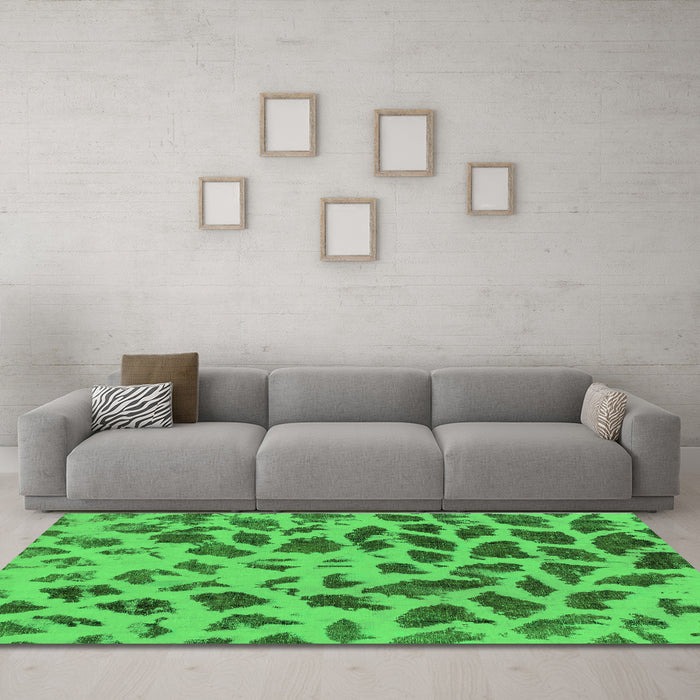 Machine Washable Abstract Green Modern Area Rugs in a Living Room,, wshabs2071grn
