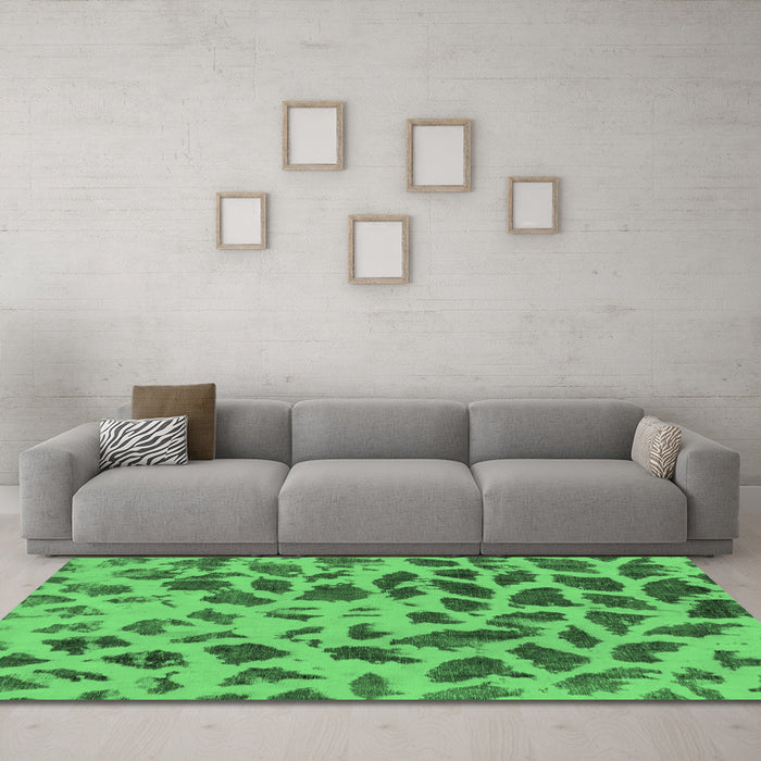 Machine Washable Abstract Emerald Green Modern Area Rugs in a Living Room,, wshabs2071emgrn