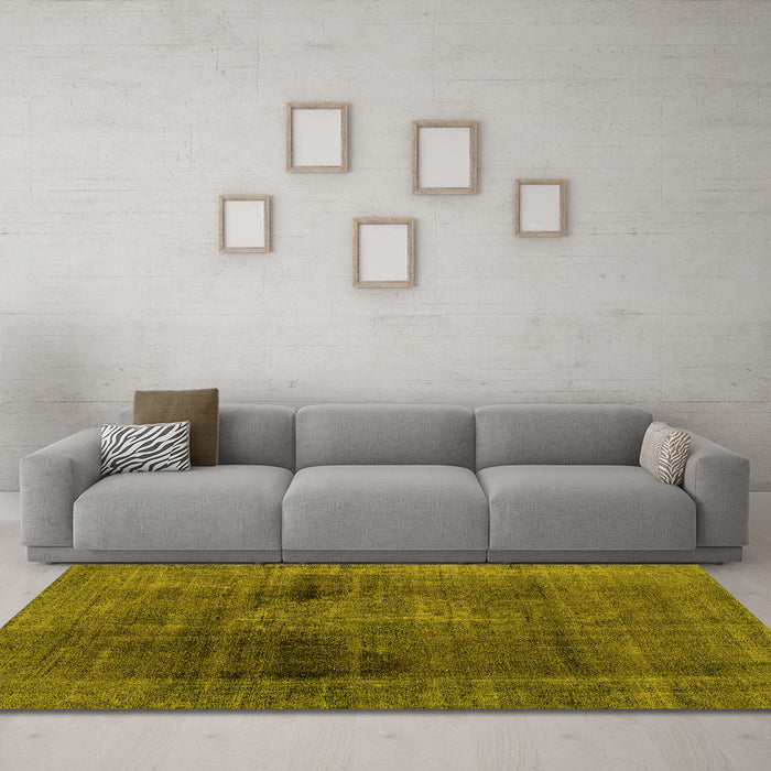 Machine Washable Abstract Yellow Modern Rug in a Living Room, wshabs2073yw