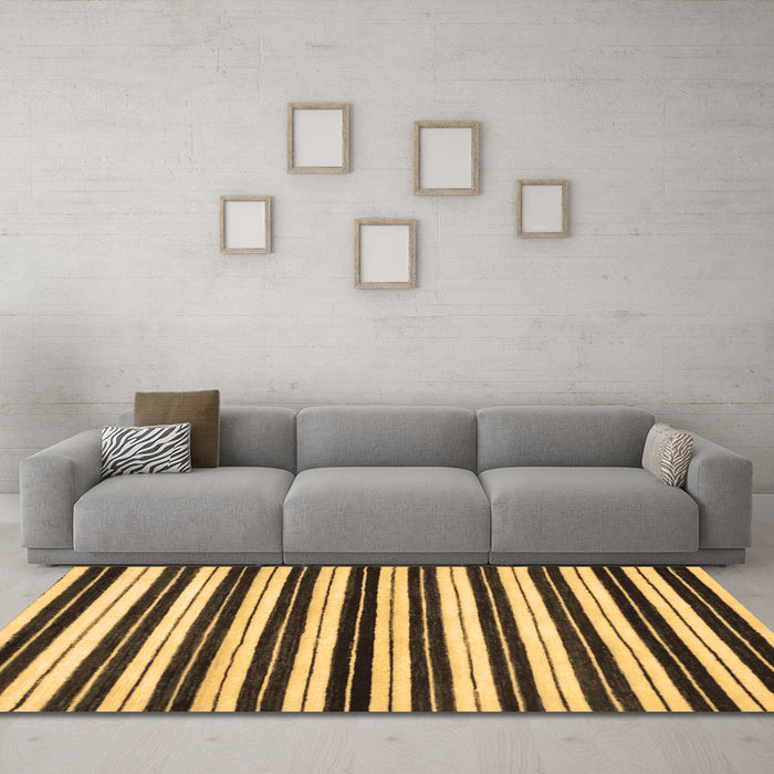Machine Washable Abstract Brown Modern Rug in a Living Room,, wshabs207brn