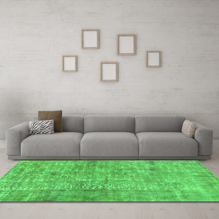 Machine Washable Abstract Green Modern Area Rugs in a Living Room,, wshabs2094grn
