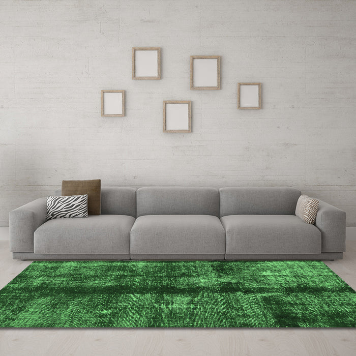 Machine Washable Oriental Emerald Green Traditional Area Rugs in a Living Room,, wshabs2099emgrn