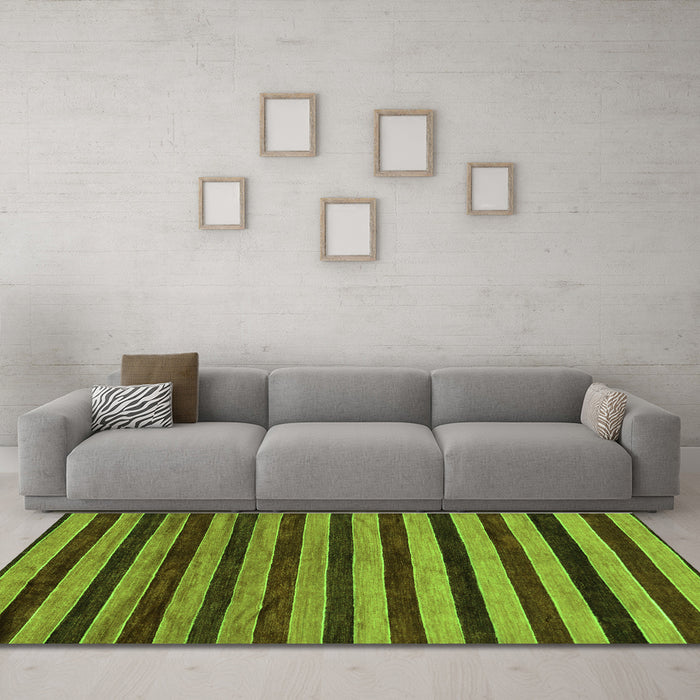 Machine Washable Abstract Green Modern Area Rugs in a Living Room,, wshabs20grn