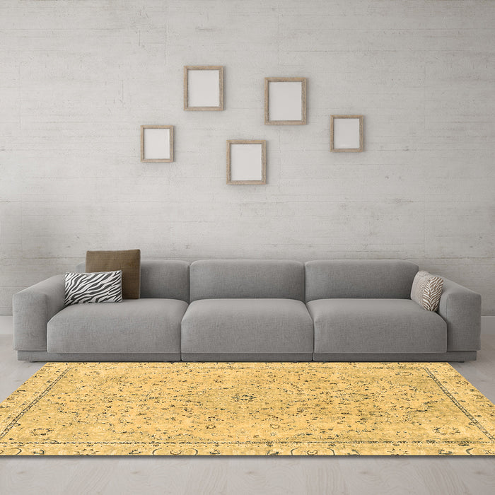 Machine Washable Abstract Brown Modern Rug in a Living Room,, wshabs2108brn