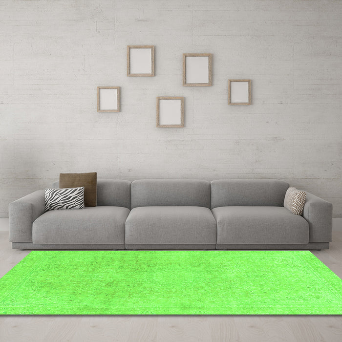 Machine Washable Abstract Green Modern Area Rugs in a Living Room,, wshabs2125grn