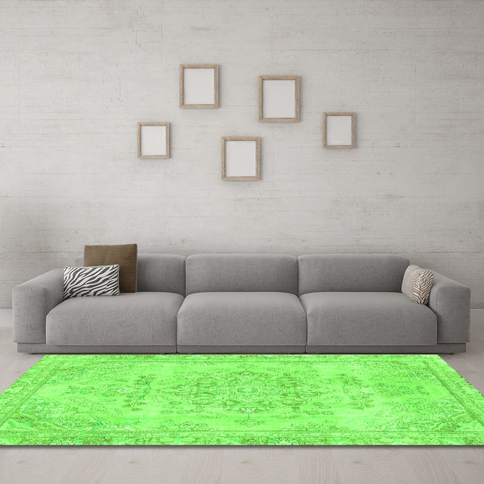 Machine Washable Abstract Green Modern Area Rugs in a Living Room,, wshabs2132grn