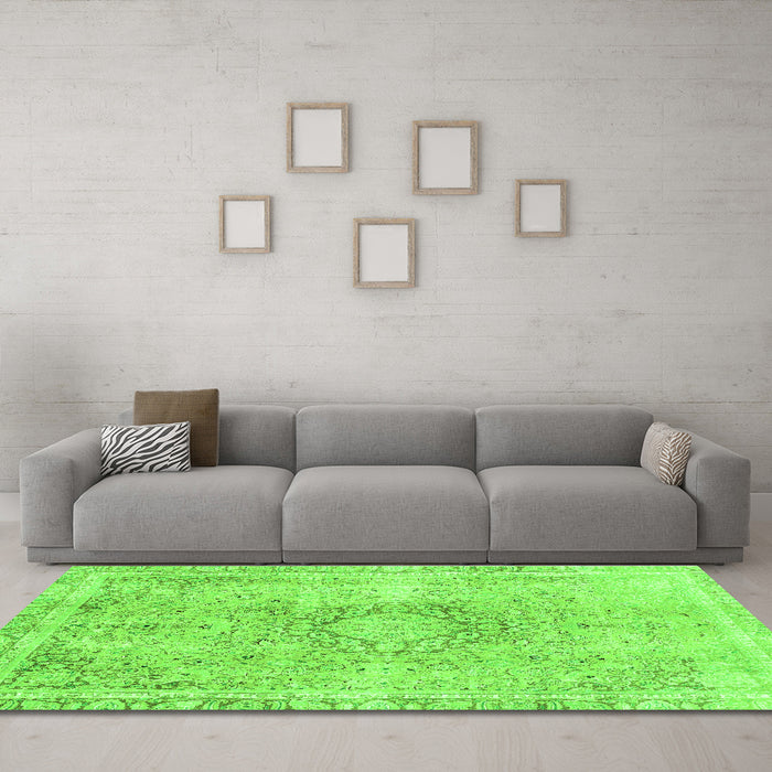 Machine Washable Abstract Green Modern Area Rugs in a Living Room,, wshabs2133grn