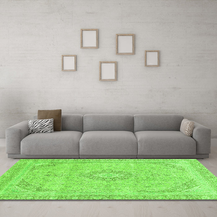 Machine Washable Abstract Green Modern Area Rugs in a Living Room,, wshabs2137grn