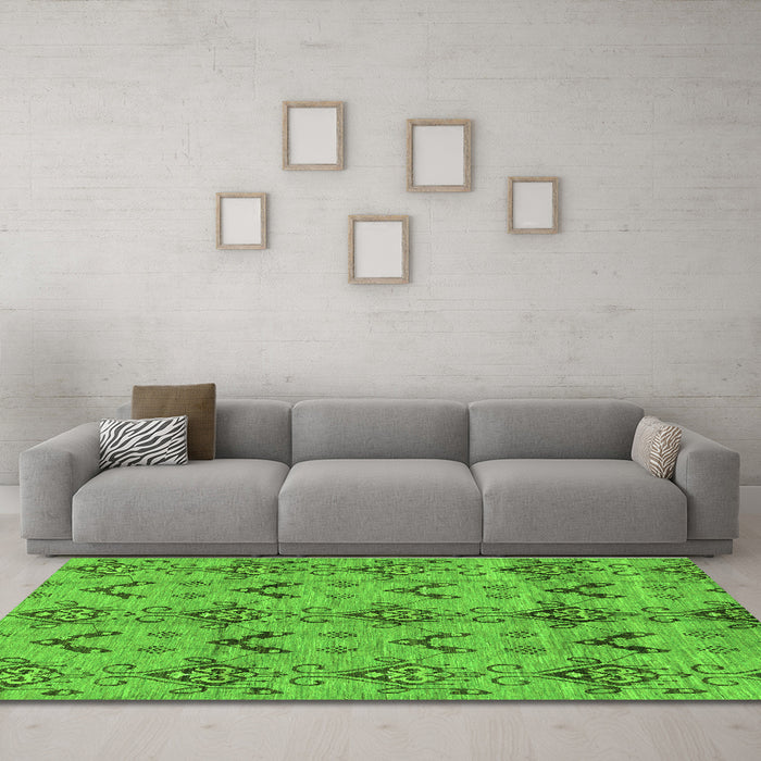 Machine Washable Abstract Green Modern Area Rugs in a Living Room,, wshabs213grn