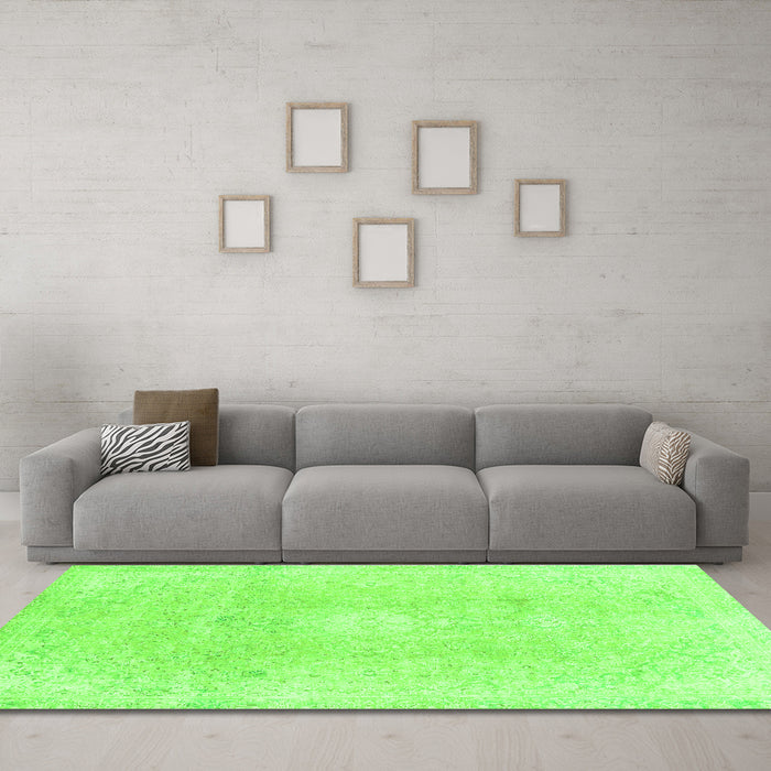 Machine Washable Abstract Green Modern Area Rugs in a Living Room,, wshabs2143grn