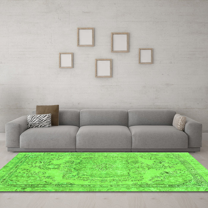 Machine Washable Abstract Green Modern Area Rugs in a Living Room,, wshabs2146grn