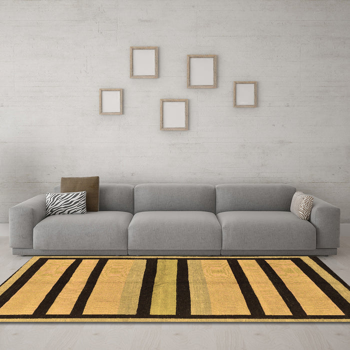 Machine Washable Abstract Brown Modern Rug in a Living Room,, wshabs214brn