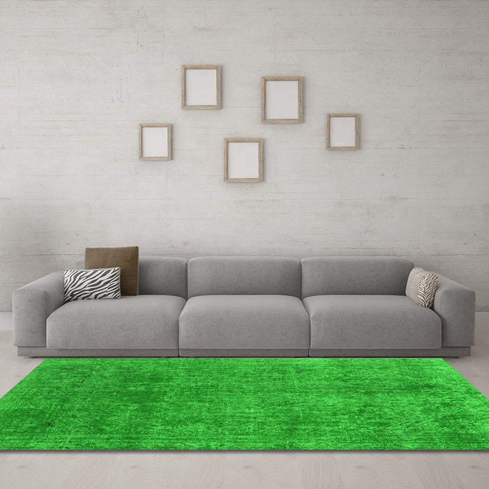 Machine Washable Abstract Green Modern Area Rugs in a Living Room,, wshabs2159grn