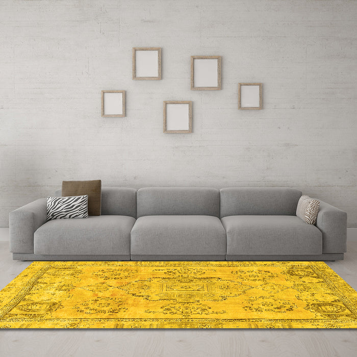 Machine Washable Abstract Yellow Modern Rug in a Living Room, wshabs2167yw