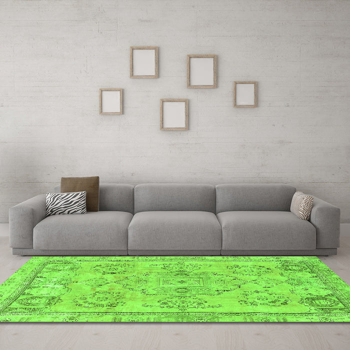 Machine Washable Abstract Green Modern Area Rugs in a Living Room,, wshabs2167grn