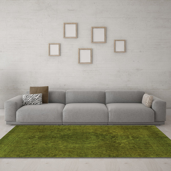 Machine Washable Abstract Green Modern Area Rugs in a Living Room,, wshabs2173grn
