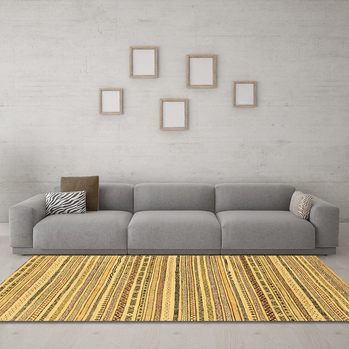 Machine Washable Abstract Brown Modern Rug in a Living Room,, wshabs2174brn