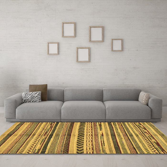 Machine Washable Abstract Brown Modern Rug in a Living Room,, wshabs2179brn