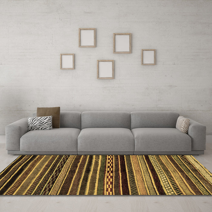 Machine Washable Abstract Brown Modern Rug in a Living Room,, wshabs2181brn