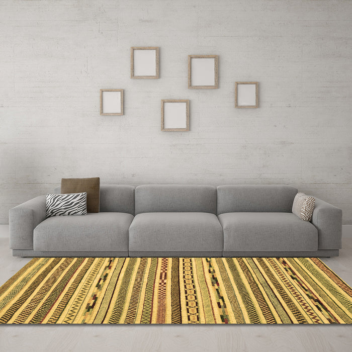 Machine Washable Abstract Brown Modern Rug in a Living Room,, wshabs2183brn
