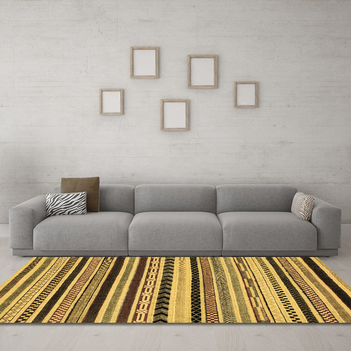 Machine Washable Abstract Brown Modern Rug in a Living Room,, wshabs2187brn