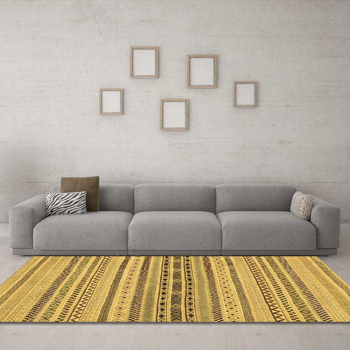 Machine Washable Abstract Brown Modern Rug in a Living Room,, wshabs2189brn