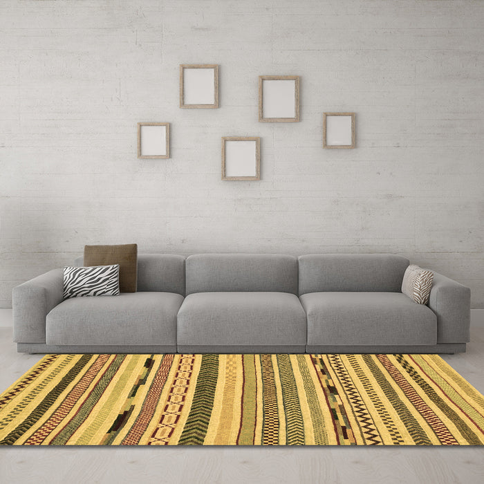 Machine Washable Abstract Brown Modern Rug in a Living Room,, wshabs2193brn