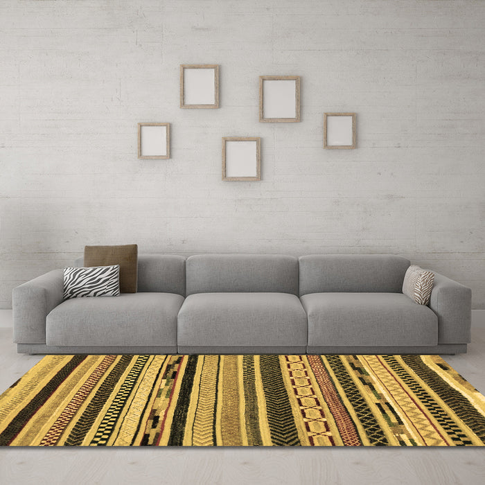 Machine Washable Abstract Brown Modern Rug in a Living Room,, wshabs2195brn