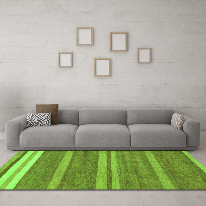 Machine Washable Abstract Green Modern Area Rugs in a Living Room,, wshabs219grn