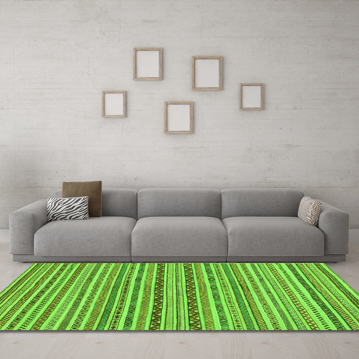 Machine Washable Abstract Green Modern Area Rugs in a Living Room,, wshabs2201grn