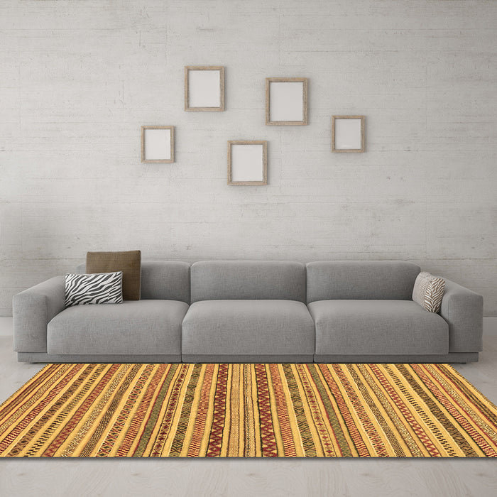 Machine Washable Abstract Brown Modern Rug in a Living Room,, wshabs2201brn