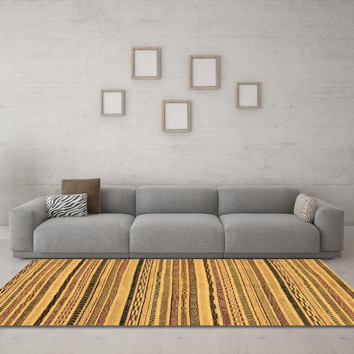 Machine Washable Abstract Brown Modern Rug in a Living Room,, wshabs2206brn